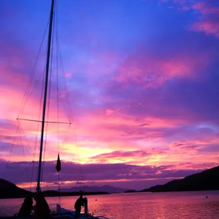 Yacht Club 보즈부른